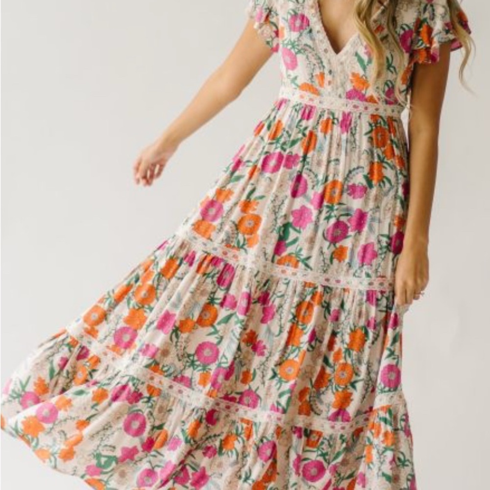 Floral V-Neck Maxi Dress - Picture 4 of 8